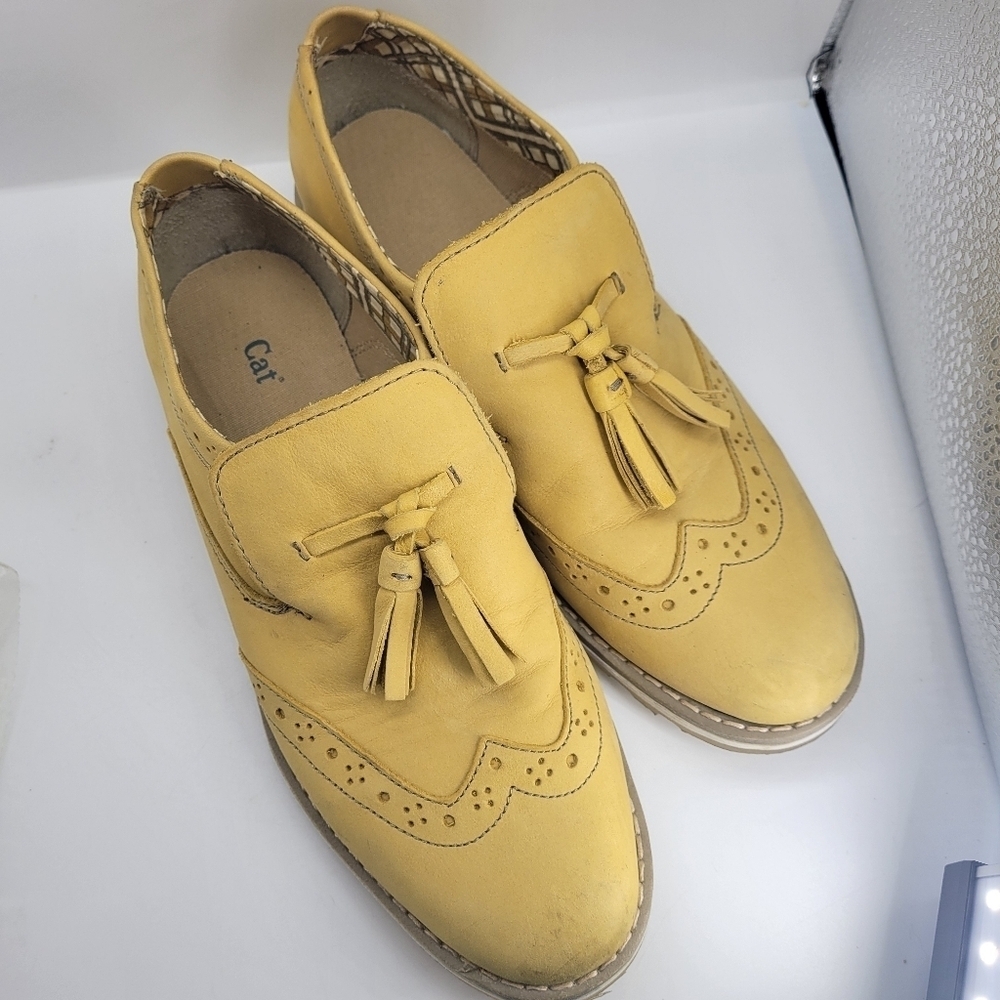 Cat Caterpillar Women's Flat Shoes Size 6 Light Yellow Leather LOAFERS - Picture 10 of 14